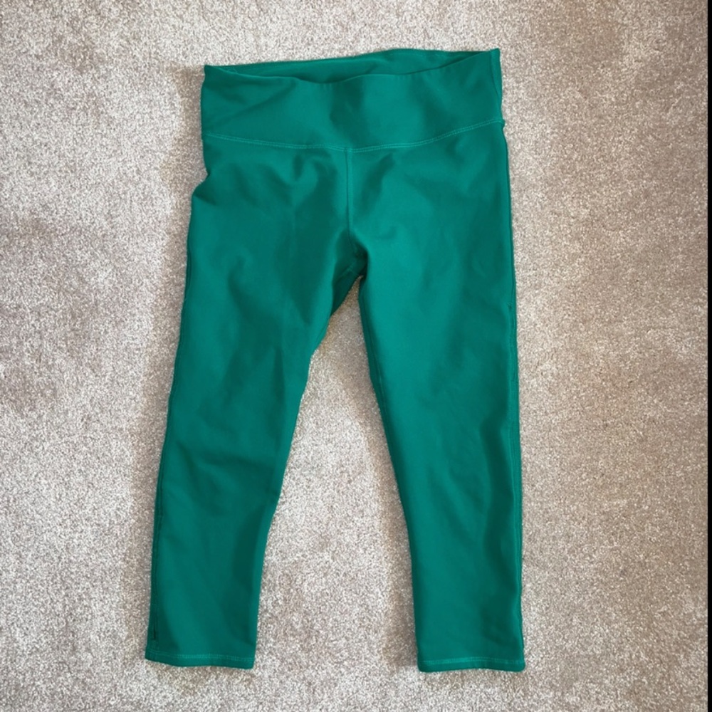 Fabletics Green Cropped Ankle Pants